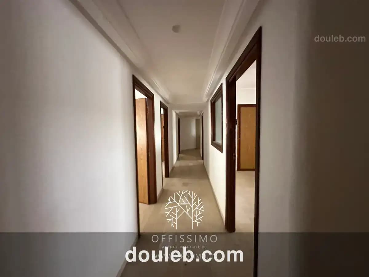 Bureau lac 1 5 pieces à Tunis