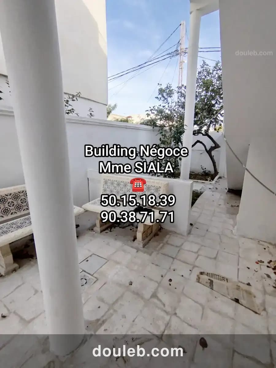 Borj baccouche rdc de villa s 4 avec studio à Tunis