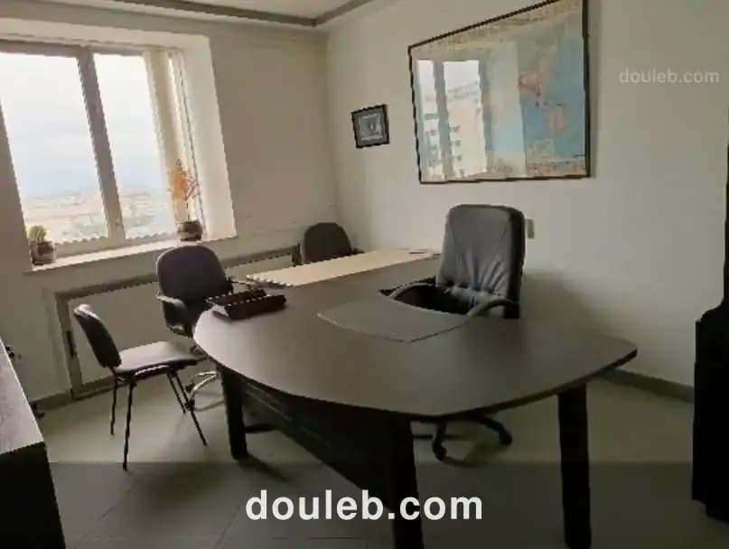 Bureau au cercle de bureau à Tunis