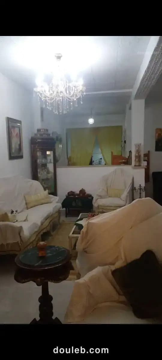 Villa jumelée de trois niveaux au mourouj 5 à Tunis