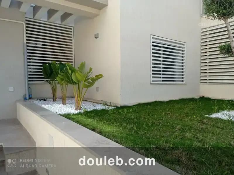 S 1 meublé avec place parking et jardin à Tunis