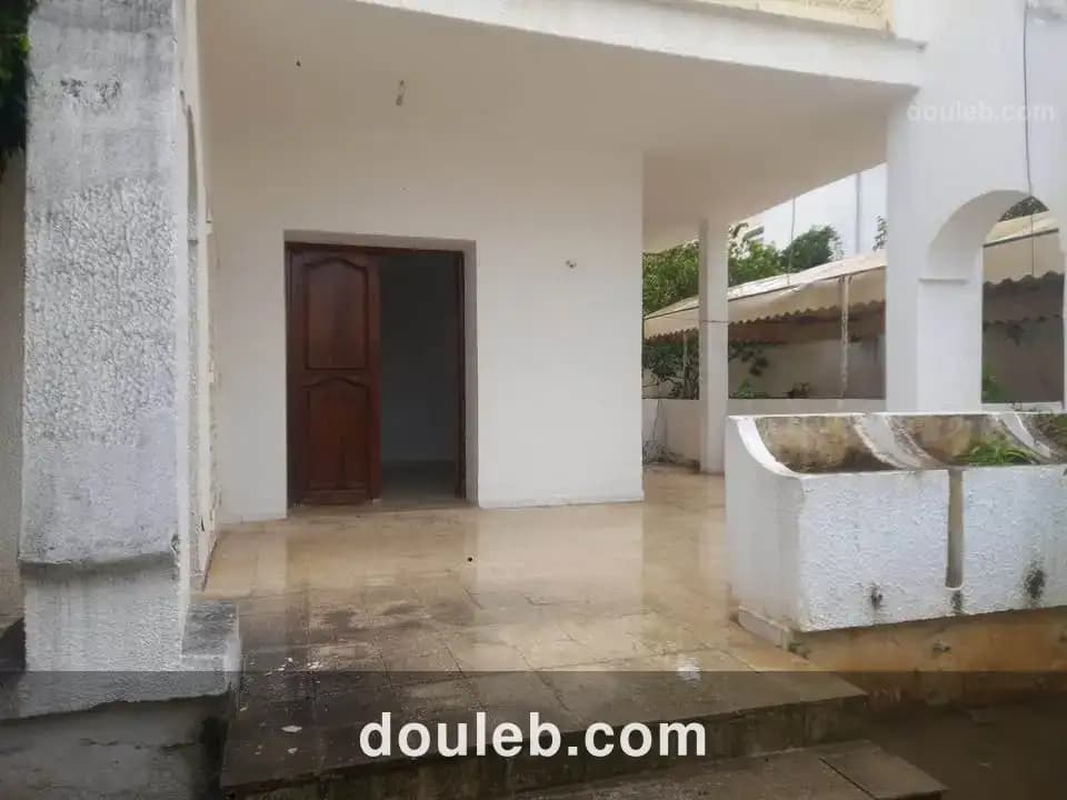 Étage de villa pour usage bureautique à Tunis