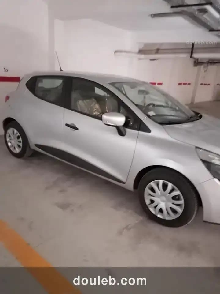 Clio 4 1ere main presque neuf à Tunis