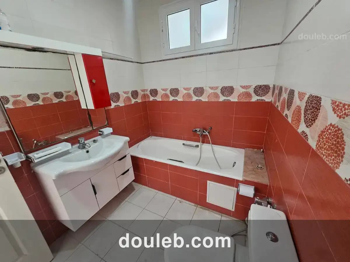 Etage de villa s4 1800d jardin del menzah 2 - Miniature 5