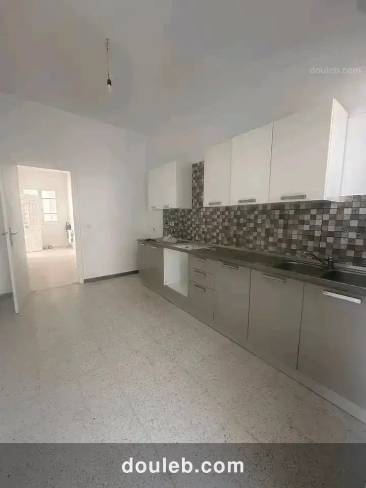 Étage d'une villa s 3 menzah 7 - Photo 1