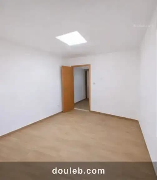 Loue local à usage professionnel - Miniature 3