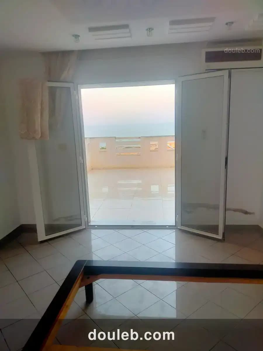 Bel appart pied ds l'eau climatisé salakta mahdia - Miniature 3