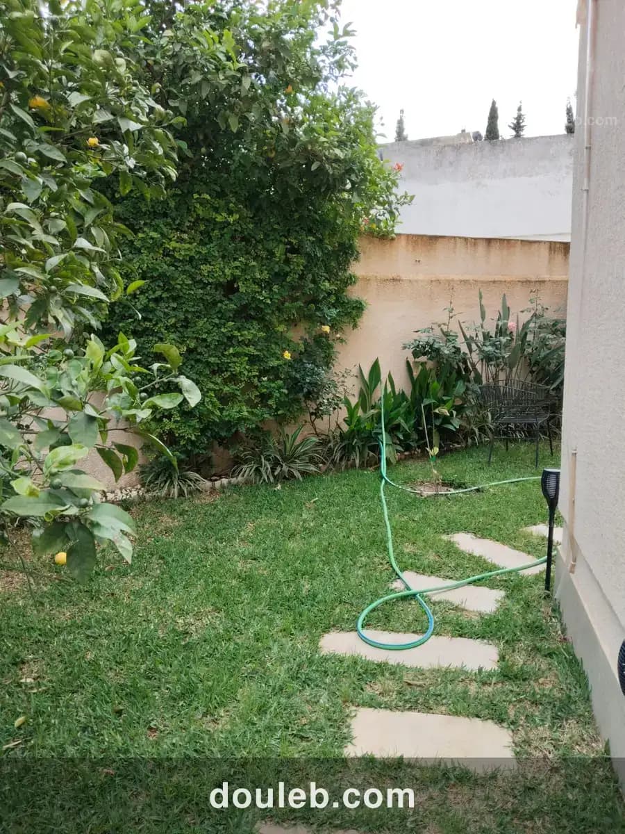 Ariana cité ennozha vnt petit immeuble - Photo 1