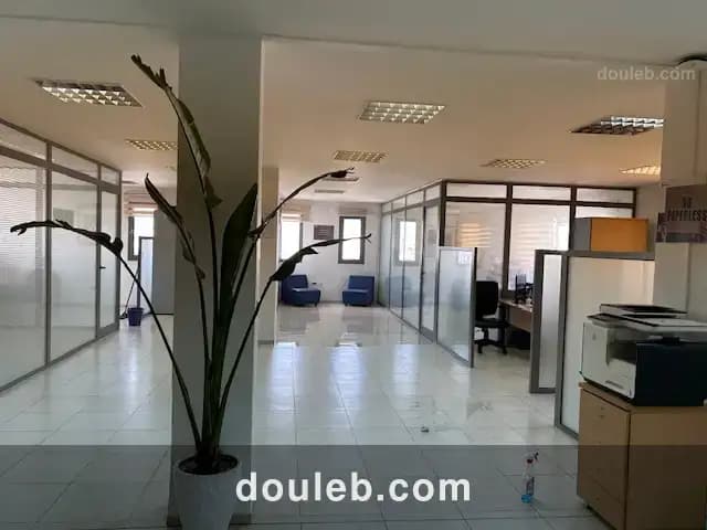 420 m2 bureaux et dépôt - Miniature 3