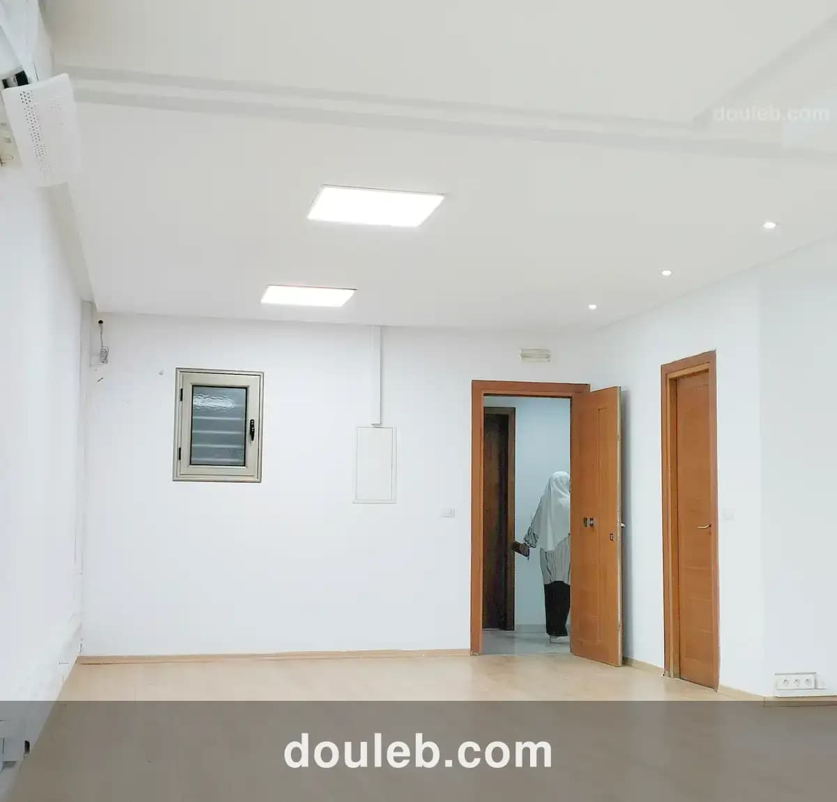 Bureau haut standing le belvédère - Miniature 2