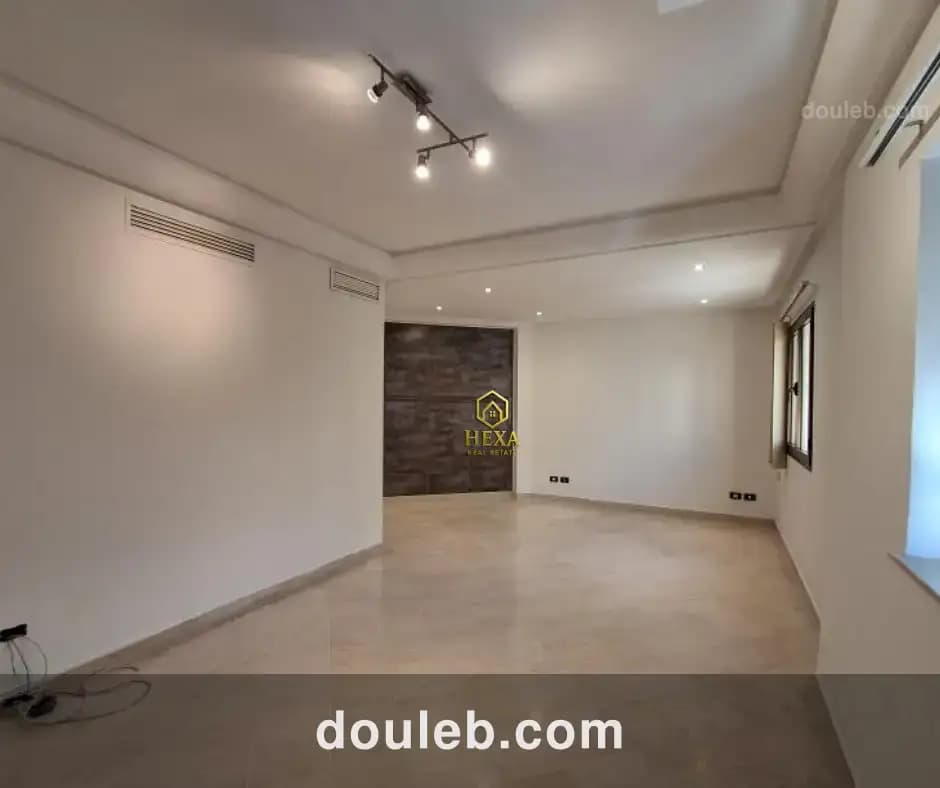 Hall 2 au lac 1 avec balcon - Miniature 2