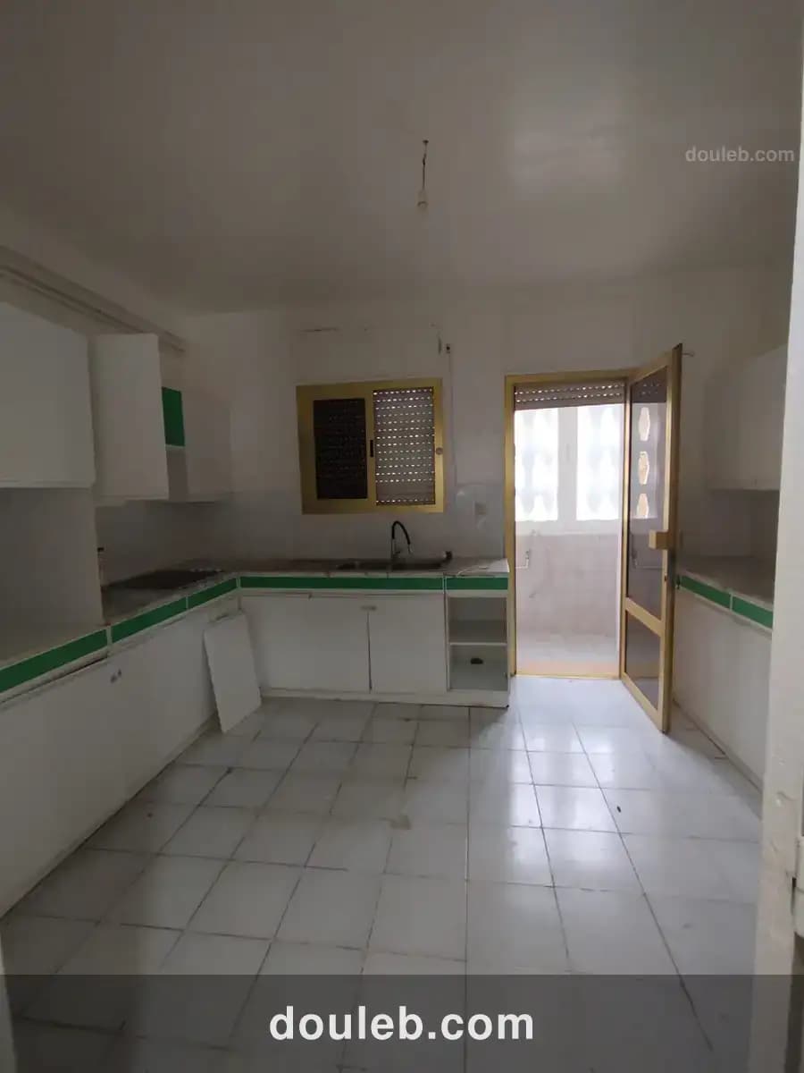 Un vaste appartement s4 à manar1 - Miniature 4