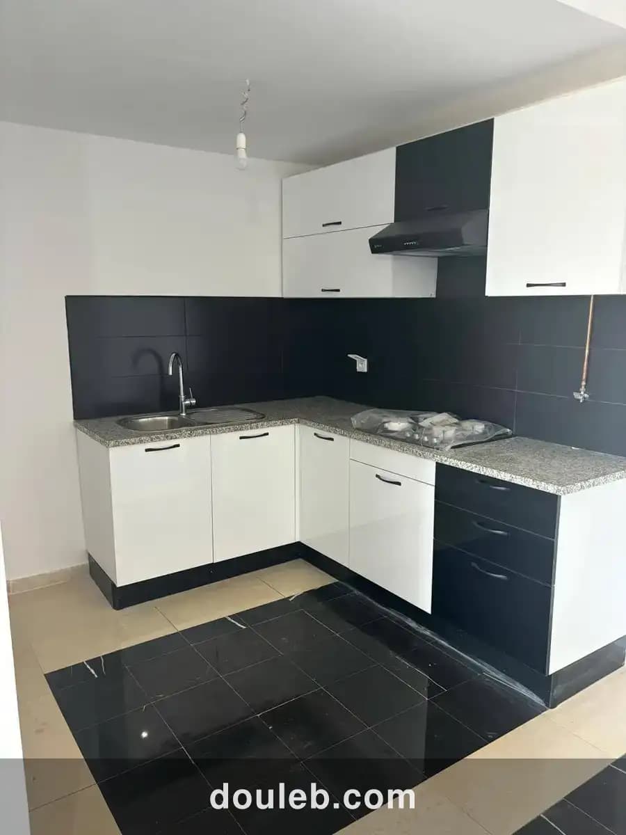 Appartement pres clinique soukra - Miniature 4