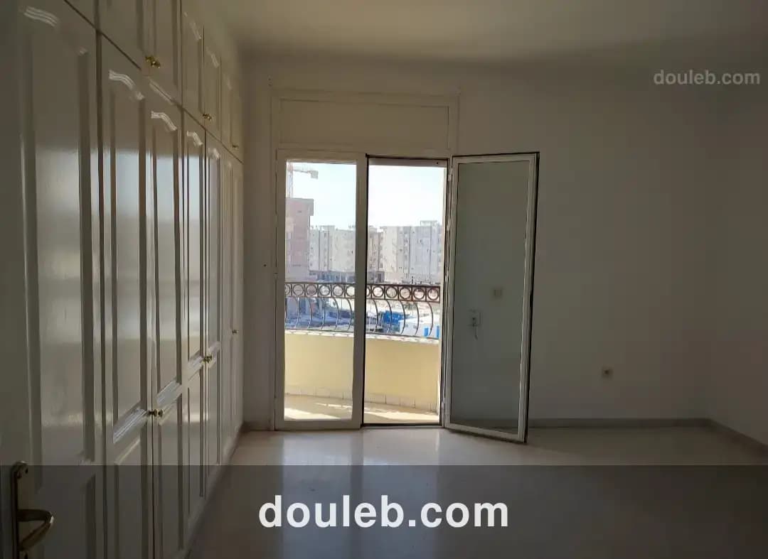 Spacieux appart avec vue degagée - Miniature 2