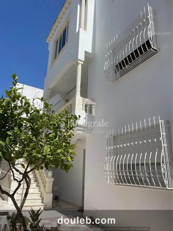 Belle villa 3 niveaux - Miniature 2