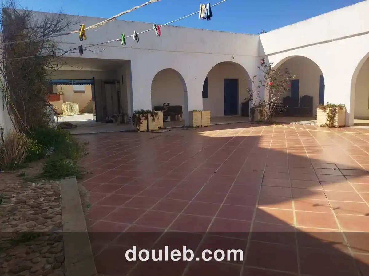 Maison style arabi ds 308m2 a el haouaria à Tunis