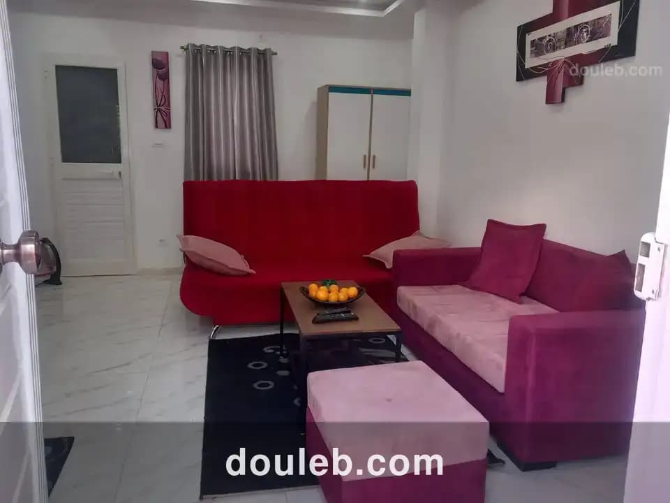 Joli studio meublée bien équipée - Miniature 5