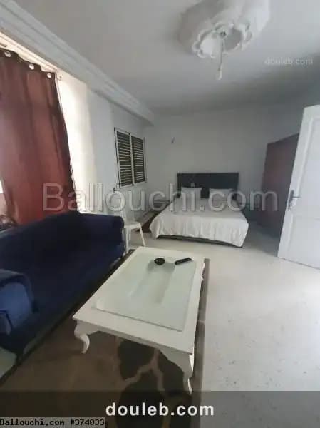 Joli studio meublée s0 - Miniature 3