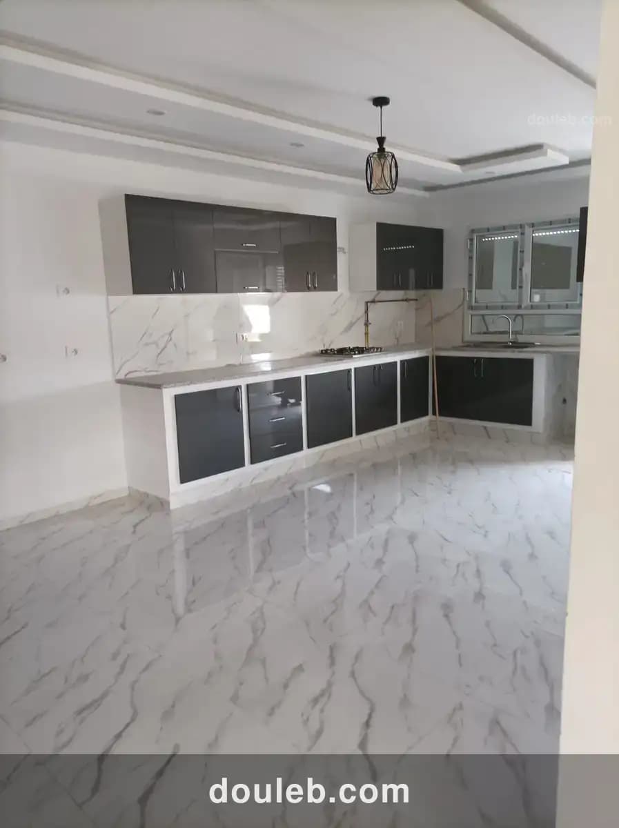 Beau et spacieux appartement haut standing neuf - Miniature 3