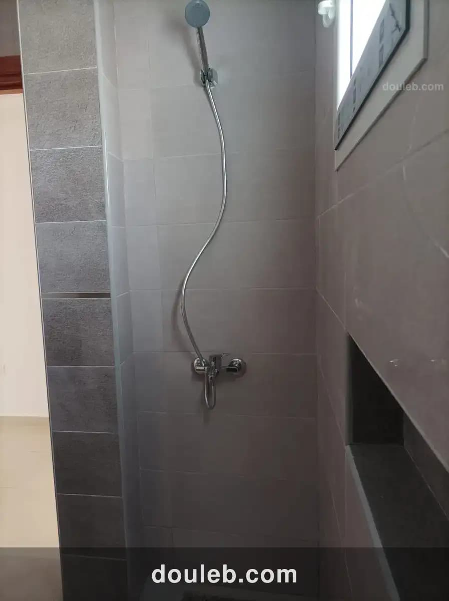 Beau et spacieux appartement haut standing neuf - Miniature 5