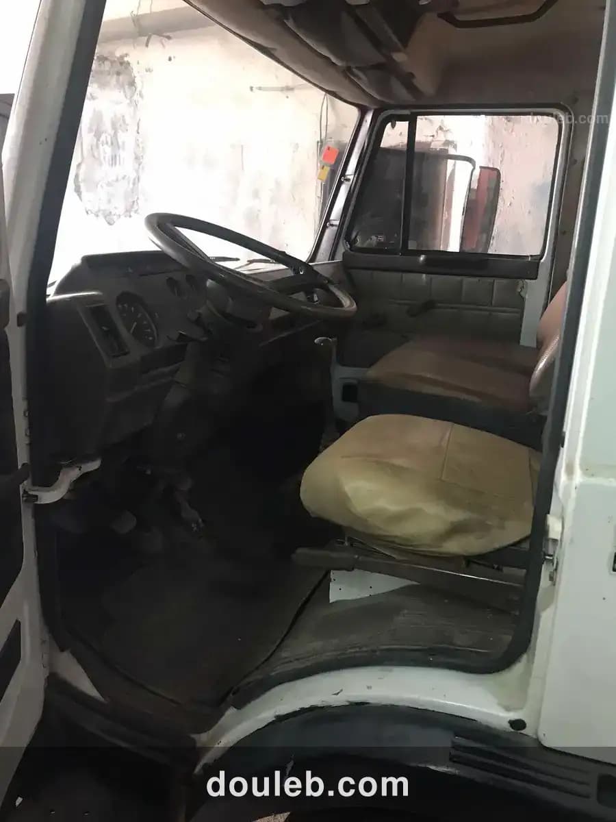 Camion uveco - Miniature 3