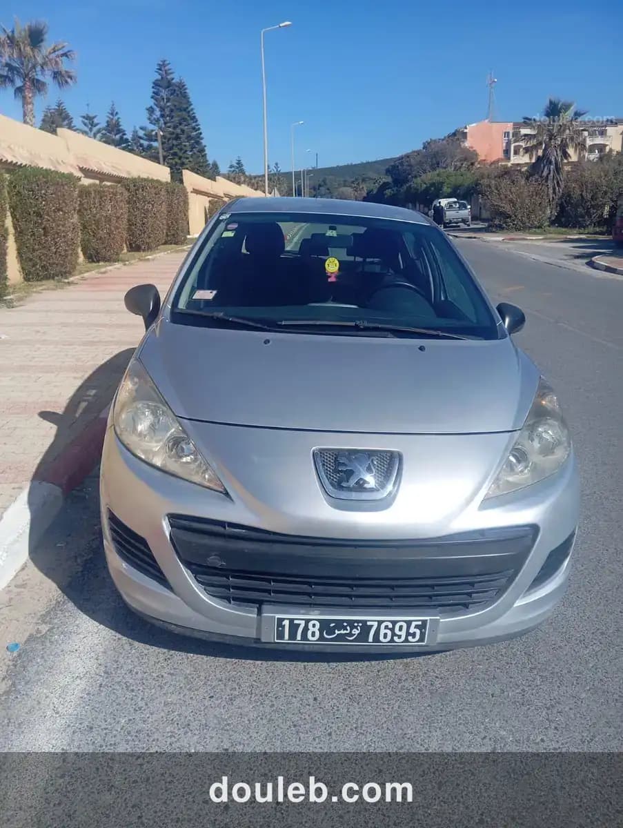 Peugeot 207 - Miniature 2