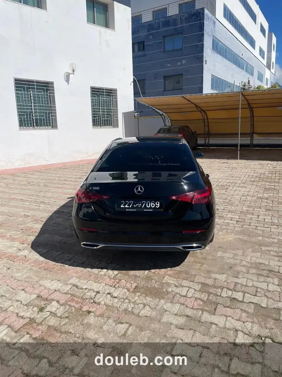 Mercedes benz noire - Miniature 2