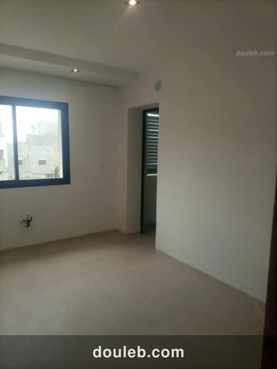 Résidence privée nouvellement construite - Miniature 2