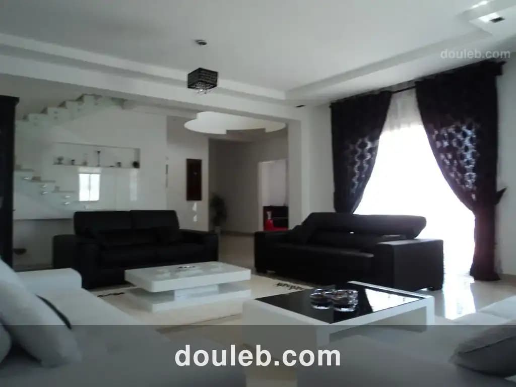 Jolie villa avec piscine à hammamet - Miniature 3