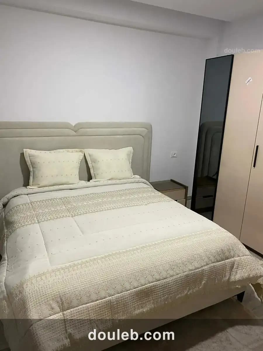 Appartement tout neuf richement meublé - Miniature 3