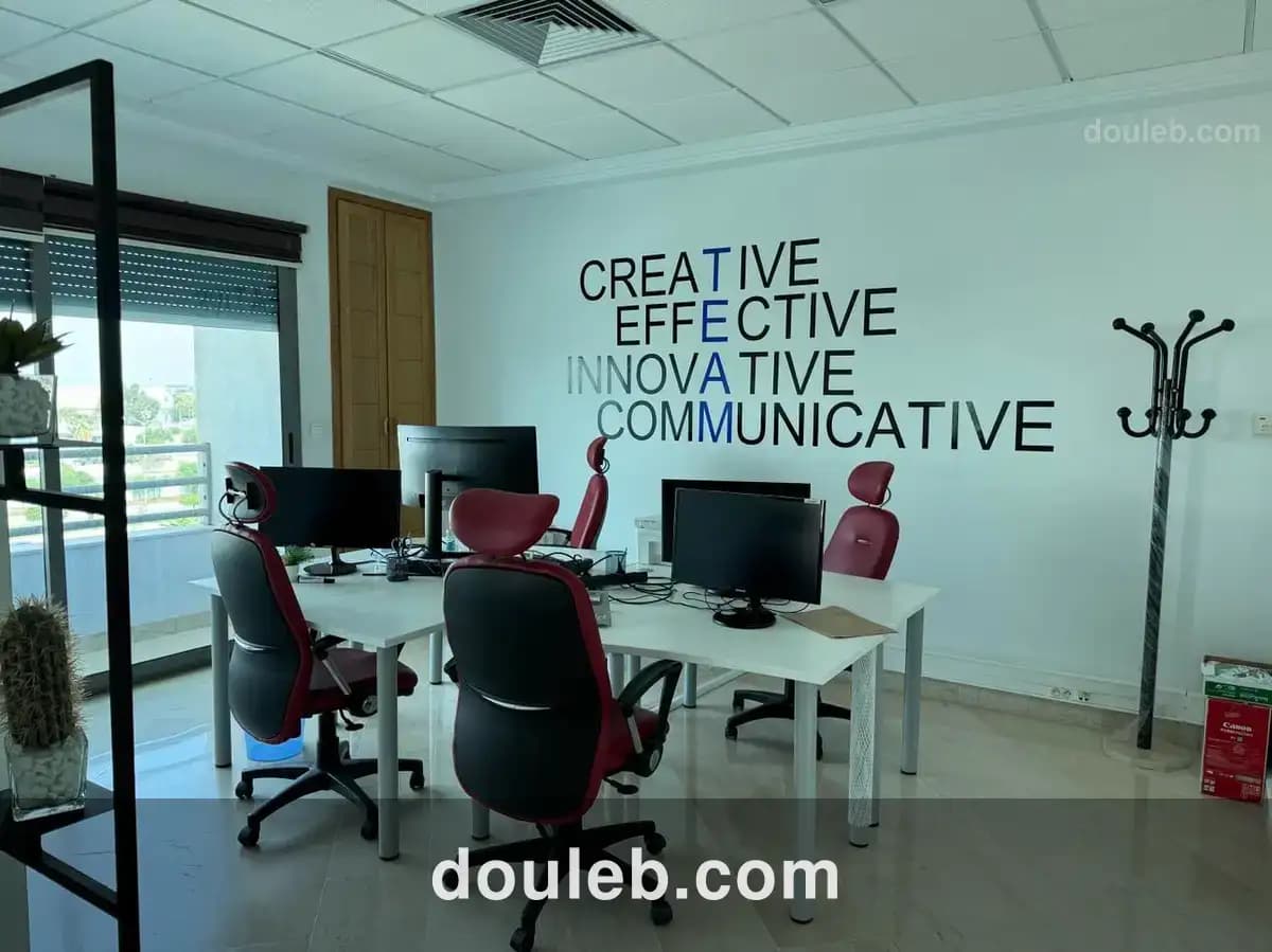 Très joli bureau 258 m2 au lac avec vu aéroport - Miniature 4