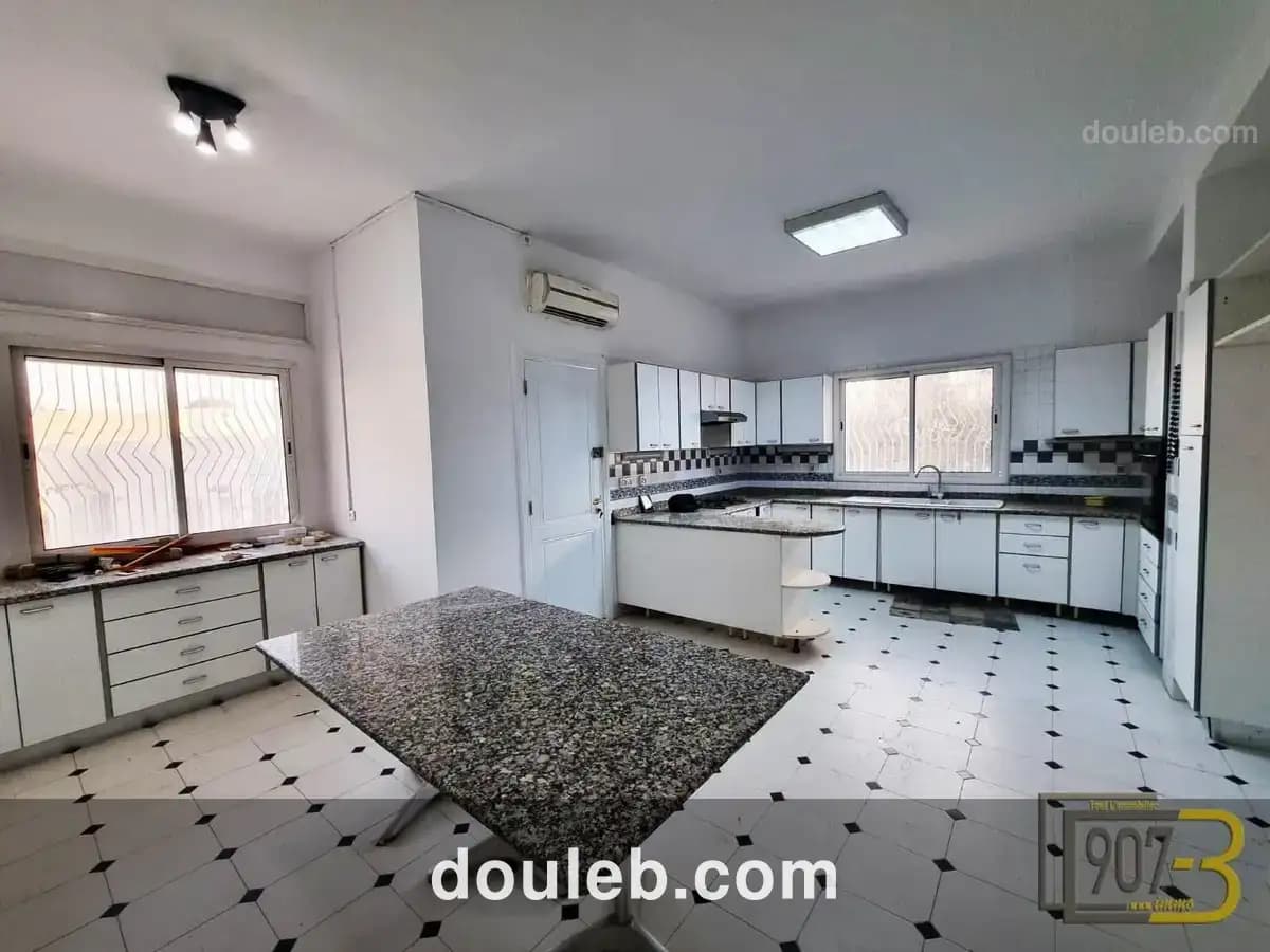 Une villa sur deux niveaux à ennasr - Miniature 3