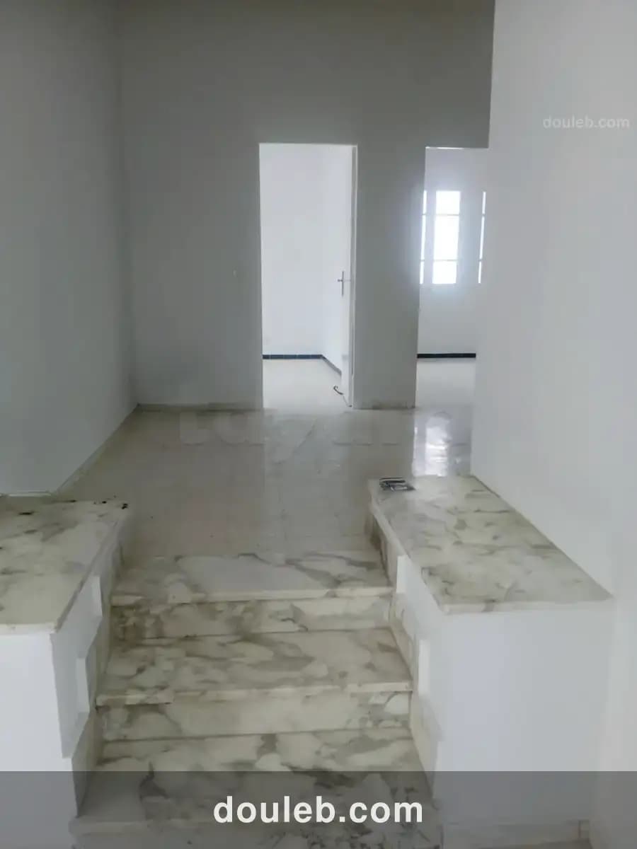 Joli étage de villa 1ére étage - Miniature 3