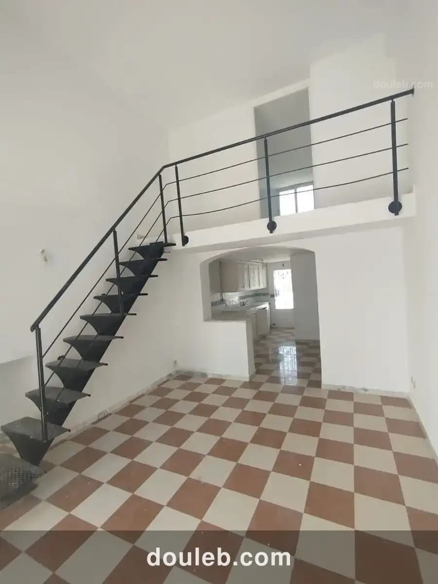 Joli appartement s1 non meublée - Miniature 2