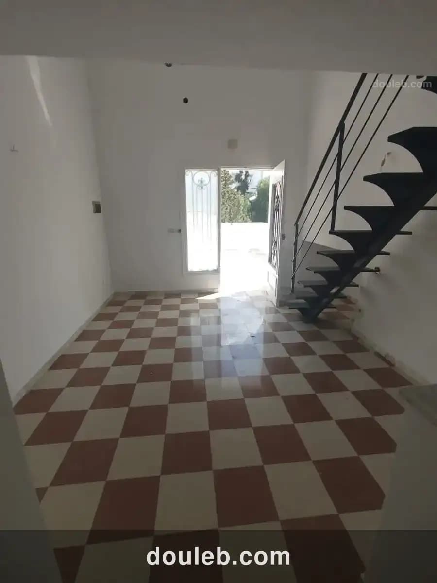 Joli appartement s1 non meublée - Miniature 3