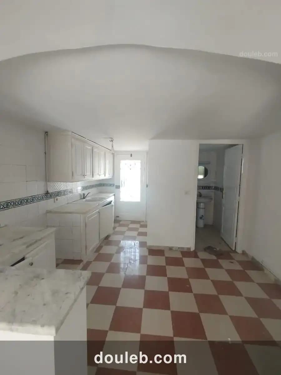 Joli appartement s1 non meublée - Miniature 5