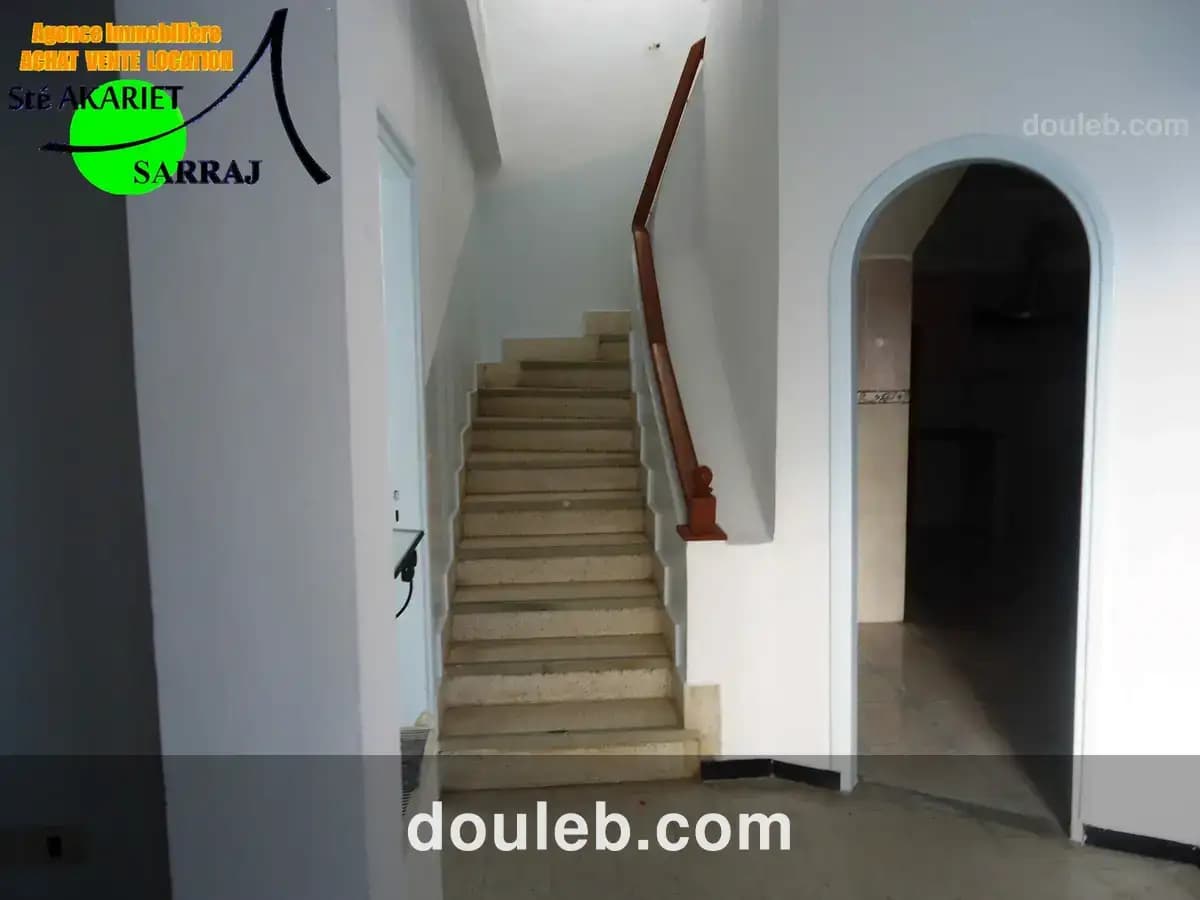 Villa style américain situé au coeur de khzema est - Miniature 2