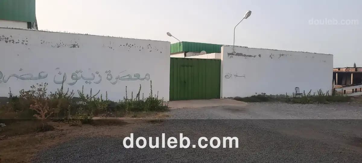 Local industriel huilerie dépôt - Photo 1