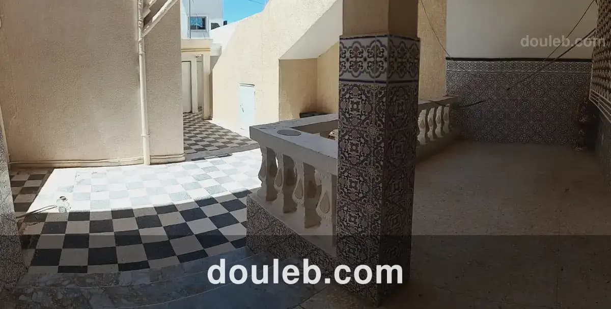 Villa av 20 mars avec local commercial - Miniature 2