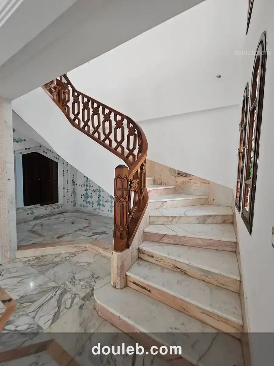 Villa sur deux niveau menzah 9a - Miniature 2