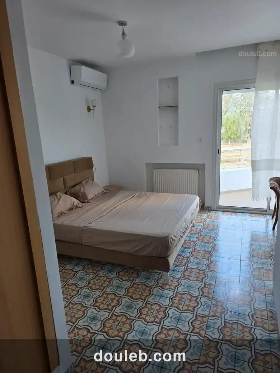 Villa avec piscine a la soukra - Miniature 4