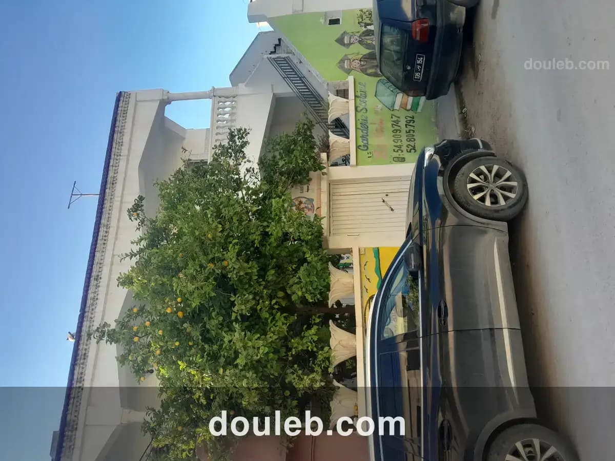 Local équipé pour un centre de soutien scolaire - Photo 1