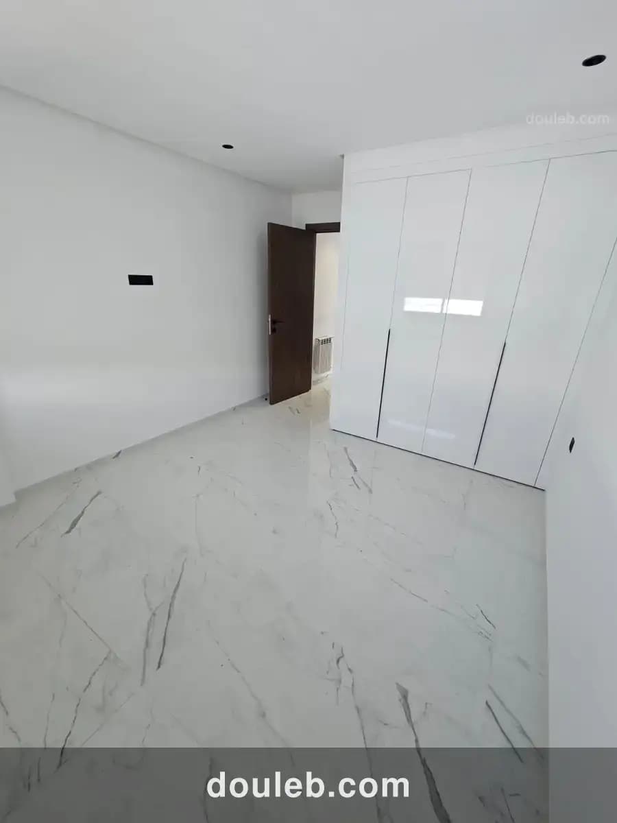 S plus trois neuf à la nouvelle soukra - Miniature 4