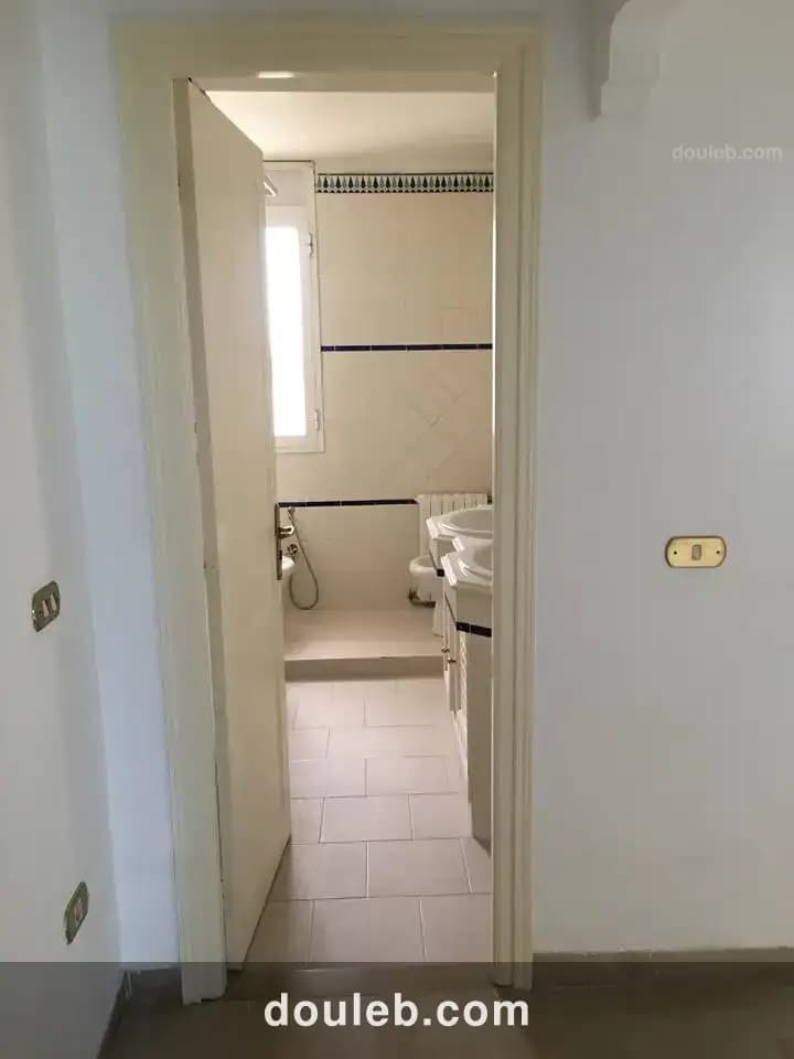 Appartement de quatre pièces - Miniature 5