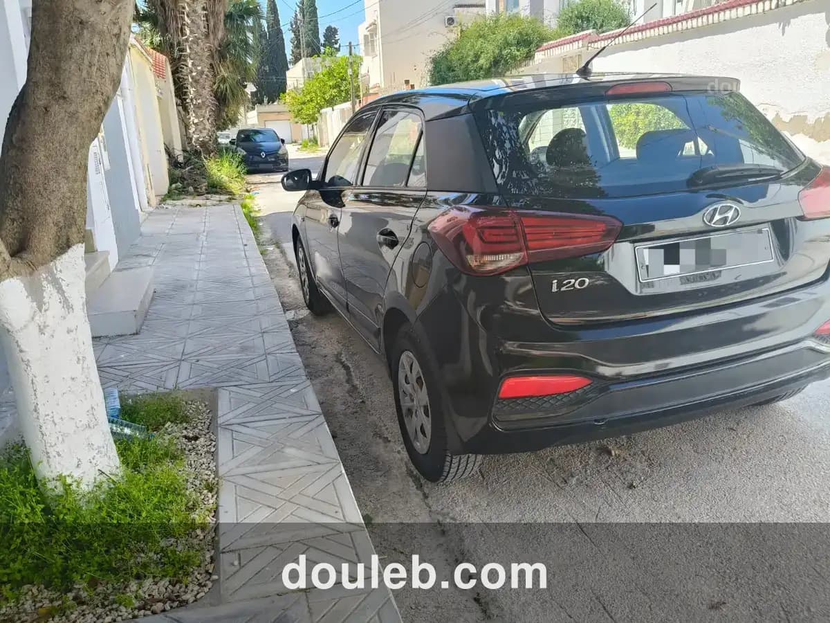 Hyundai i20 premiére main - Miniature 4