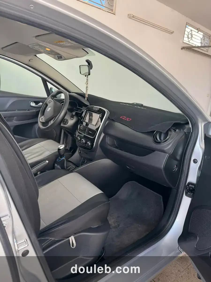 Renault clio tce - Miniature 3