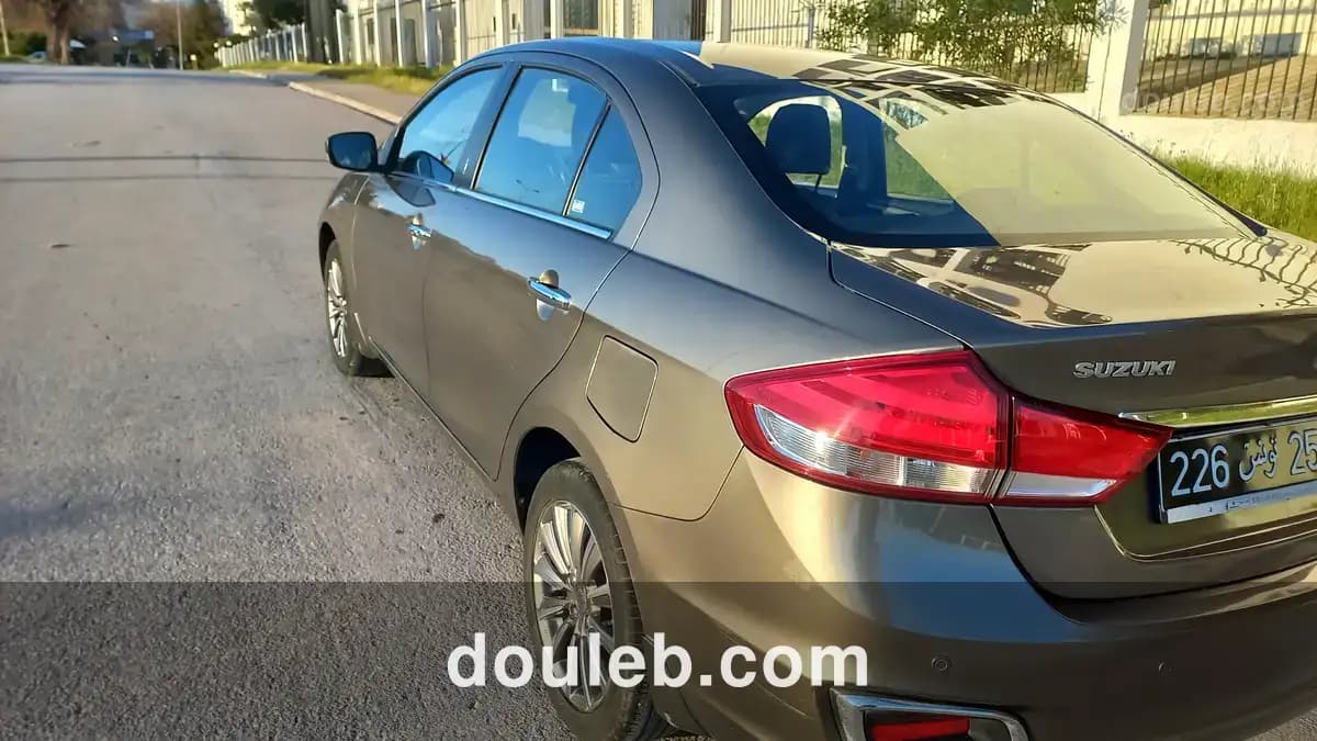 Suzuki ciaz 1ère main de chez un particulier - Miniature 2