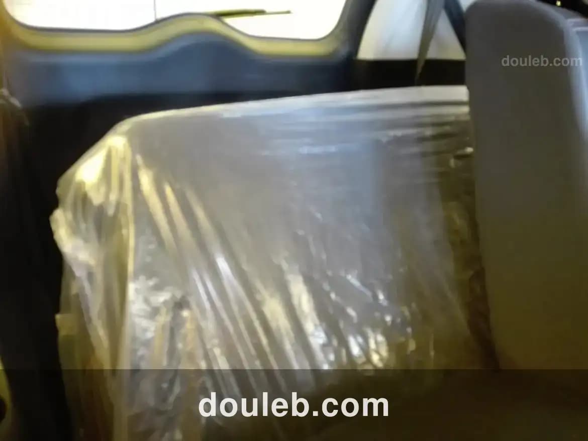 Voiture 7 places presque neuve - Miniature 3