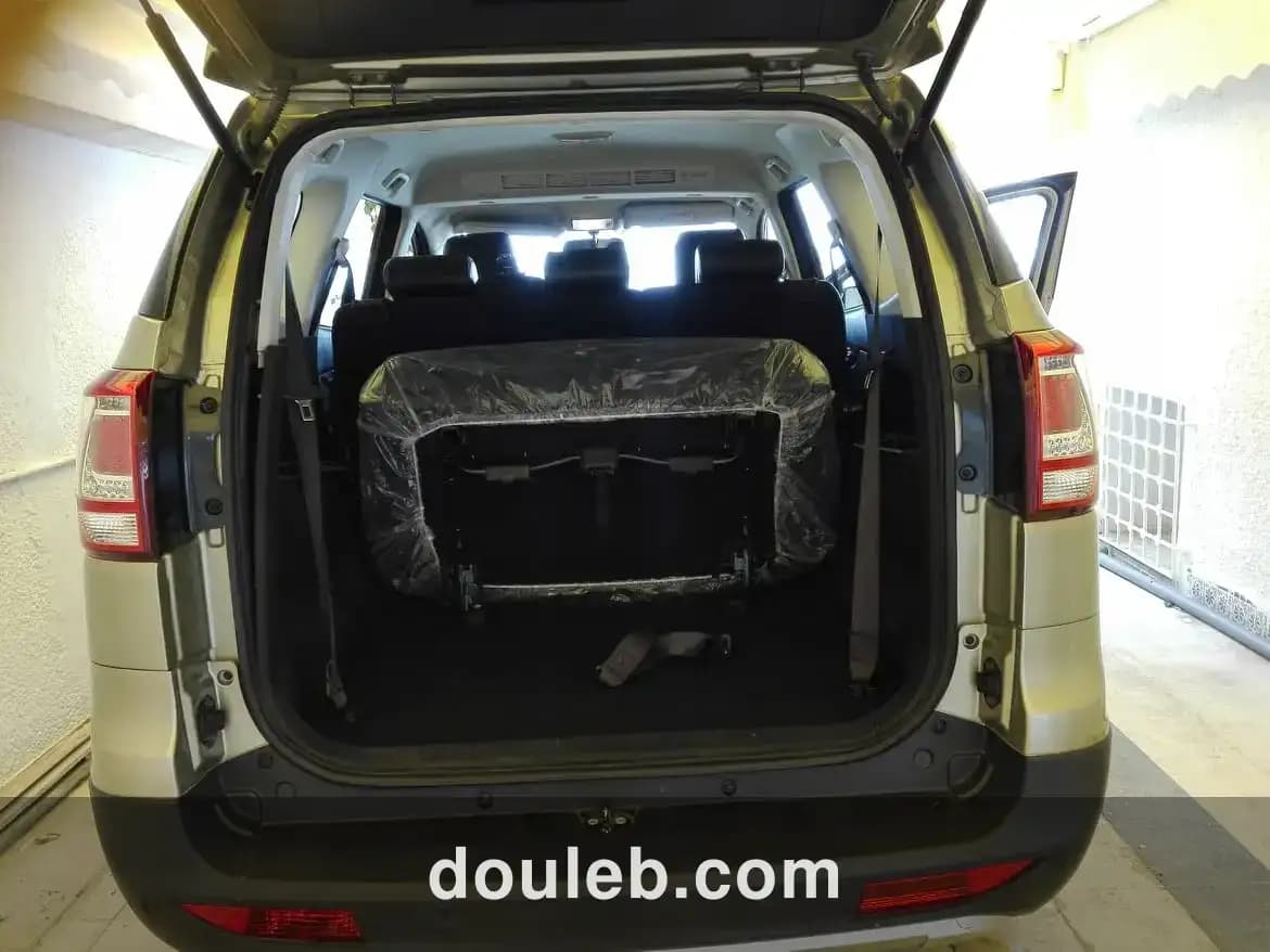 Voiture 7 places presque neuve - Miniature 4