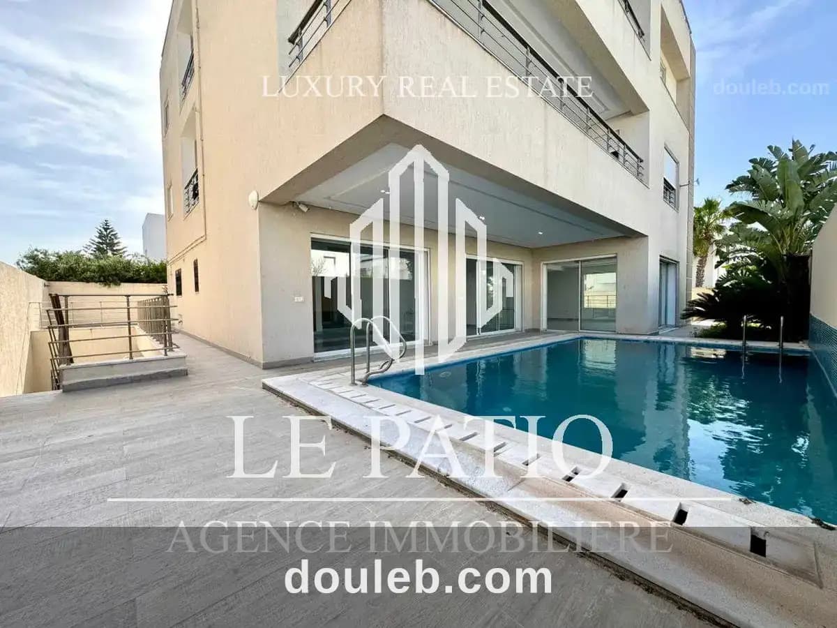Duplex s5 avec jardin et piscine a la marsa - Miniature 2